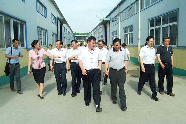 河南省人大常委會(huì)民族僑務(wù)、外事工作委員會(huì)主任李清樹(shù)到我公司參觀指導(dǎo)工作